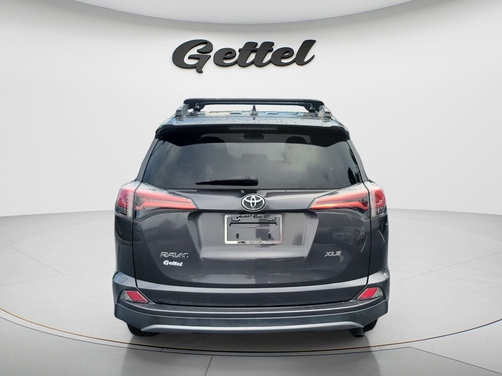 2018 Toyota RAV4 XLE - Photo 6