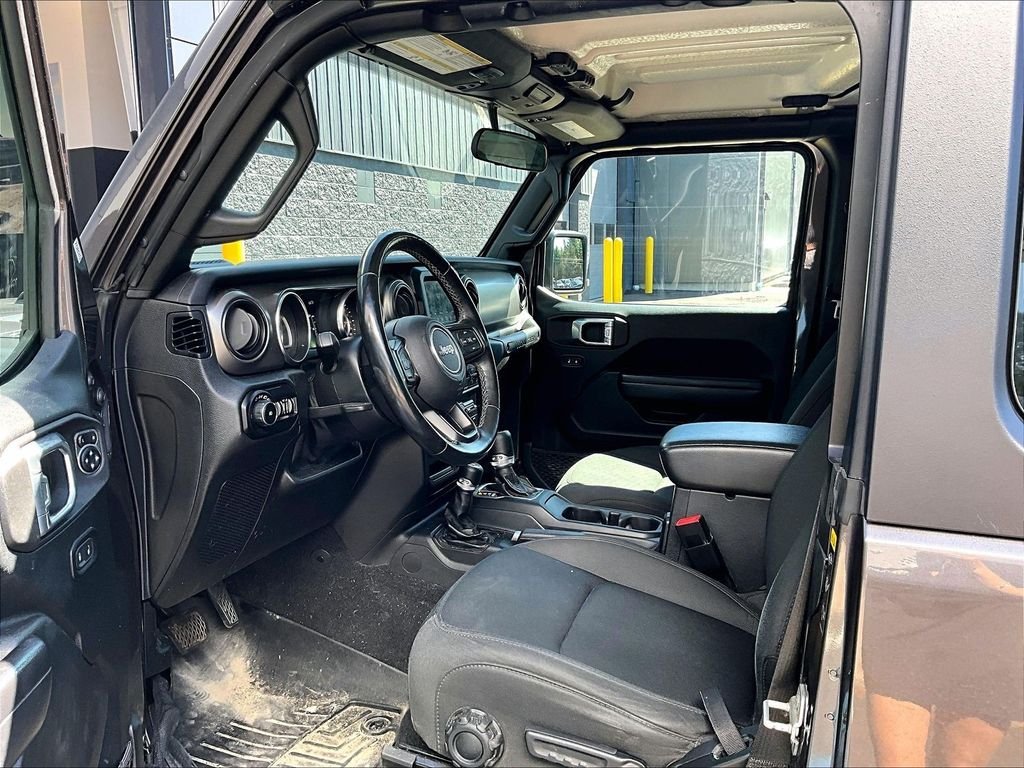 Used 2021 Gray Jeep Sport S image 7