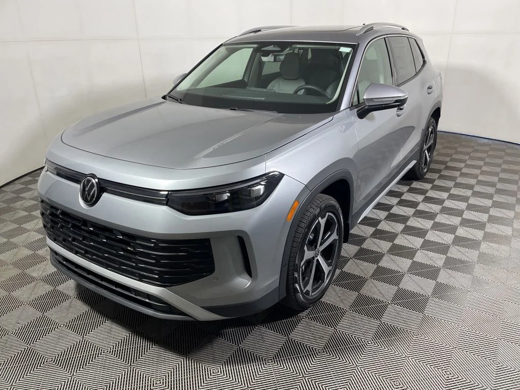 New 2026 Silver Volkswagen 2.0T SE image 4