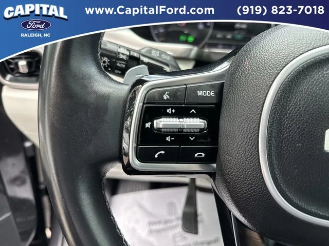 Used 2022 Gray Kia EX image 23