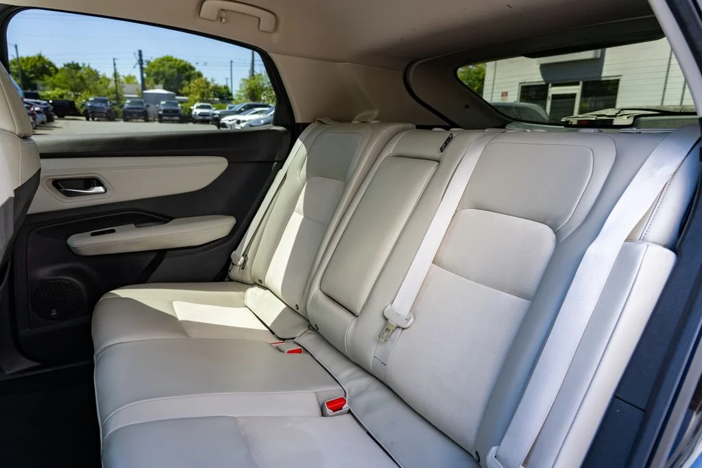 Used 2023 Black Nissan ENGAGE image 22