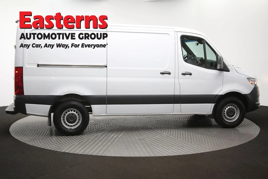 Used 2019 White Freightliner Base image 39