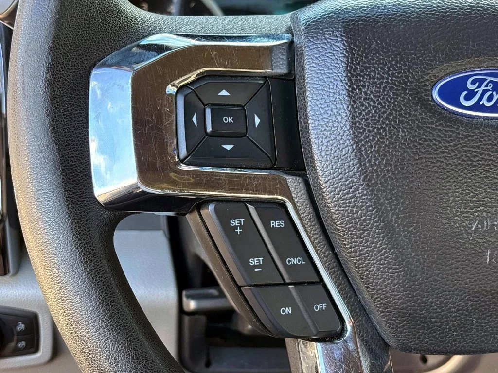 Used 2017  Ford XLT image 18