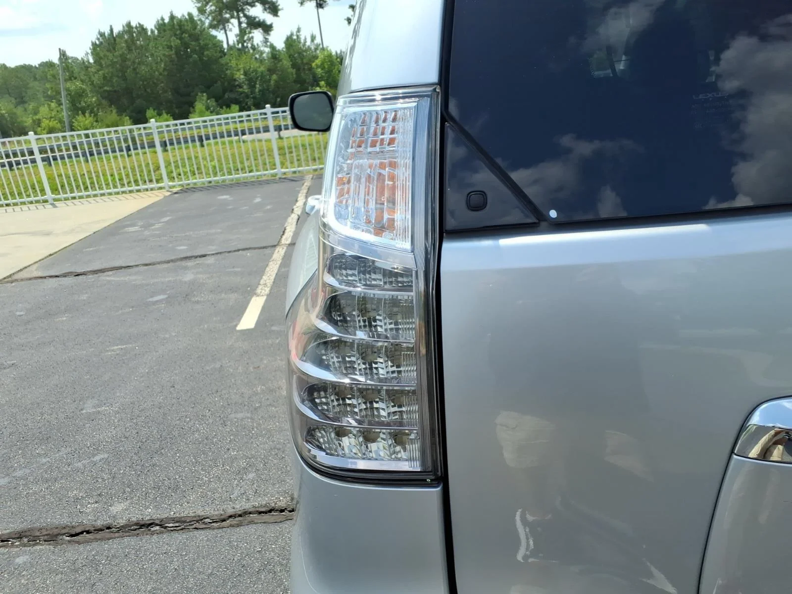 Used 2019 Silver Lining Metallic Lexus GX 460 Premium image 18