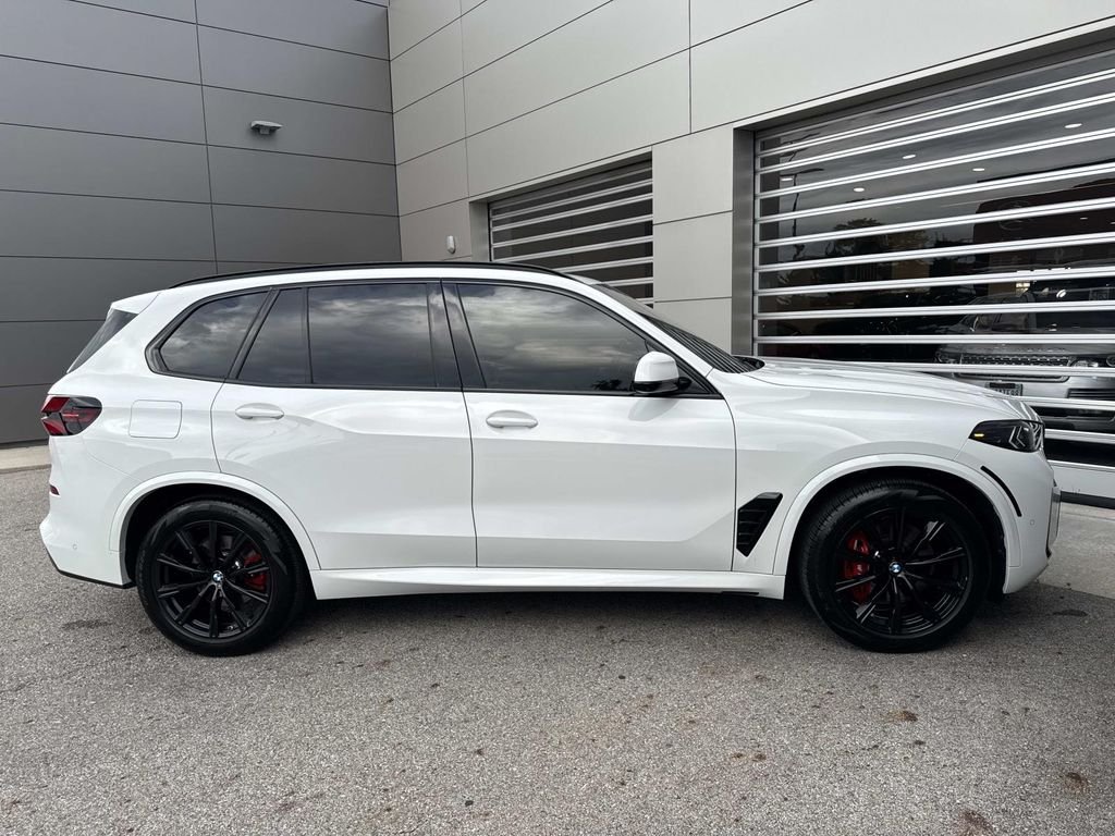 Used 2024 White BMW xDrive40i image 8