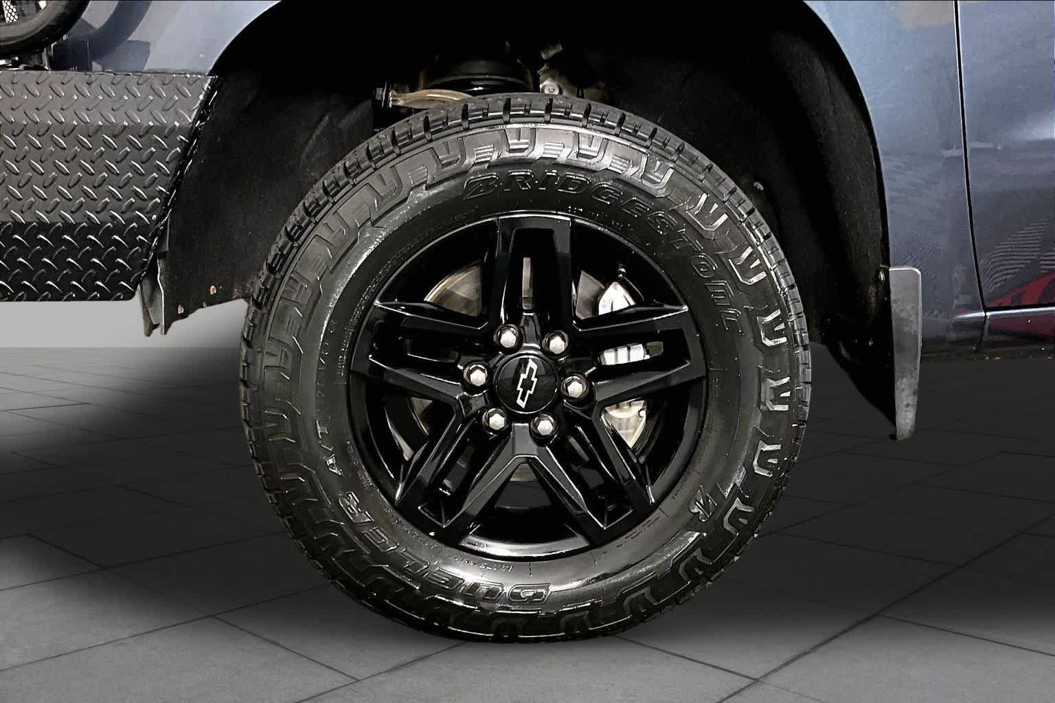 Used 2020 Shadow Gray Metallic Chevrolet Custom Trail Boss image 10