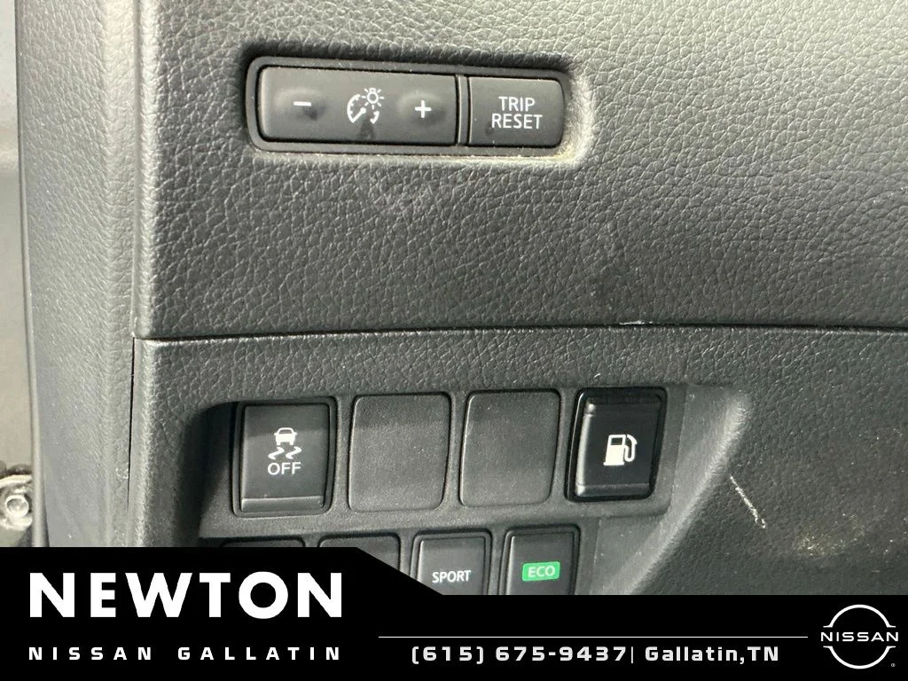 Used 2018 Magnetic Black Nissan S image 30