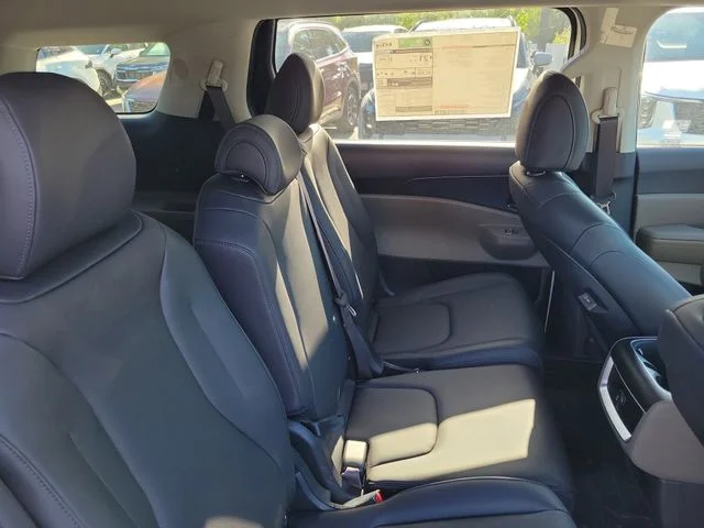 New 2026 Snow White Pearl Kia LXS image 29