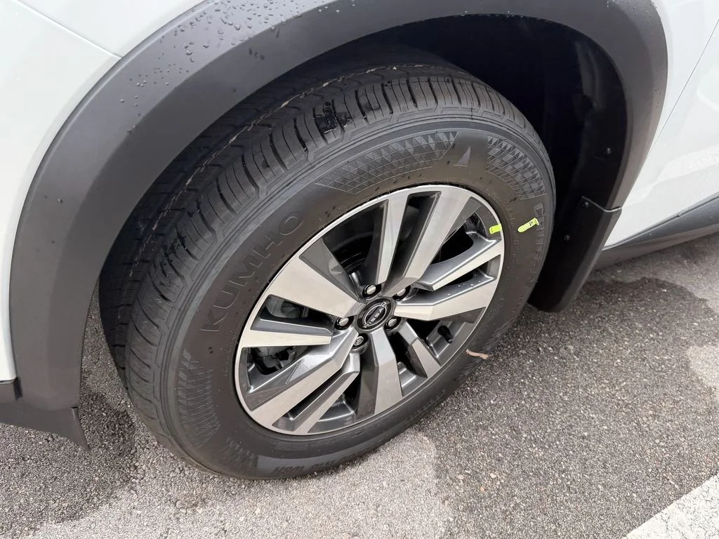 New 2026 Everest White Pearl TriCoat Nissan SL image 4