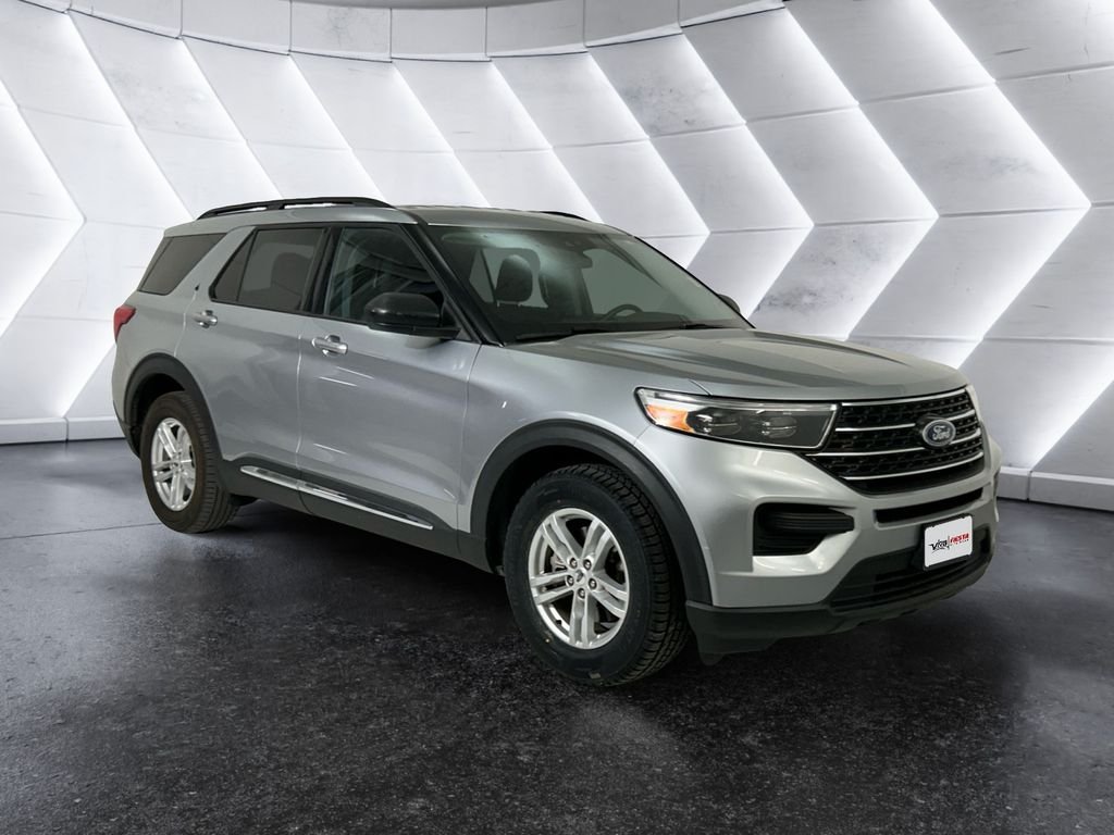 Used 2023 Silver Ford XLT image 1