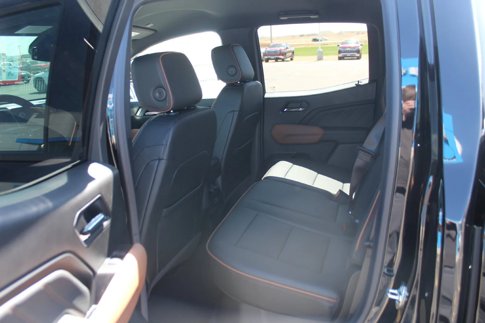 2026 GMC Canyon AT4 - Photo 9