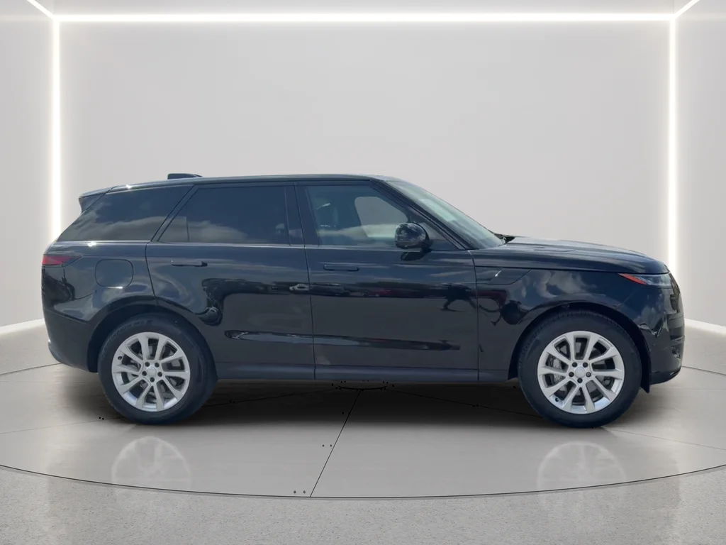 Used 2025 Black Land Rover SE image 4
