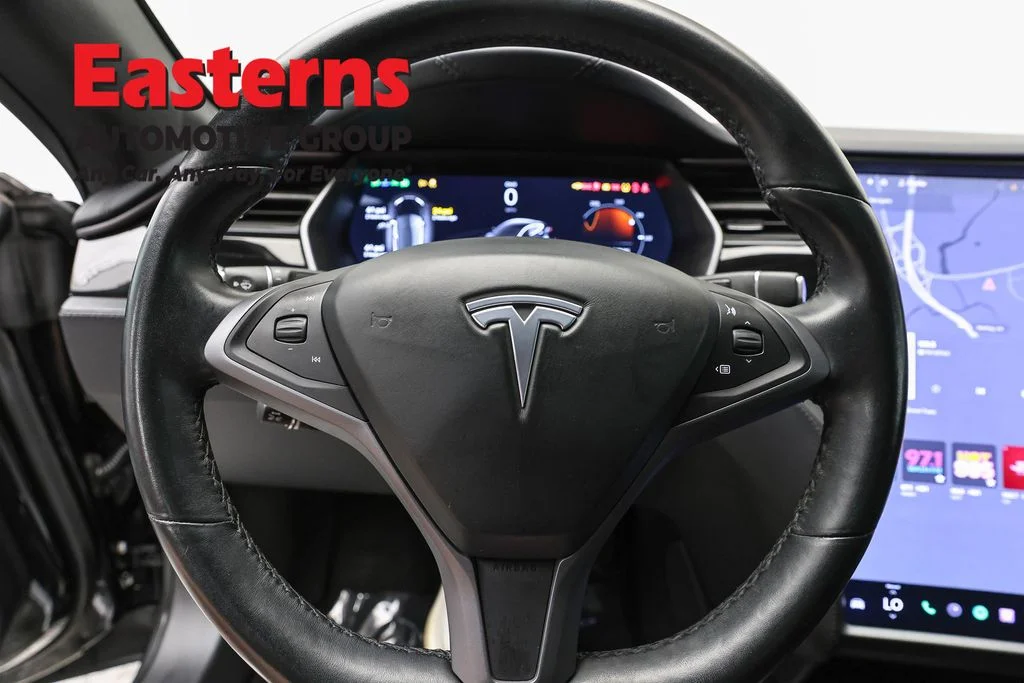Used 2018 Black Tesla 75D image 10