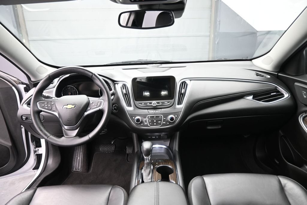 Used 2024 White Chevrolet LT image 24