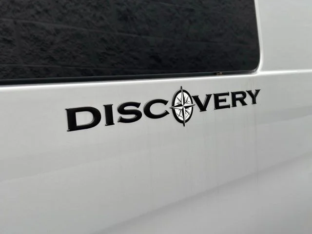 New 2026 Iridium Silver Mercedes-Benz Discovery Touring image 45