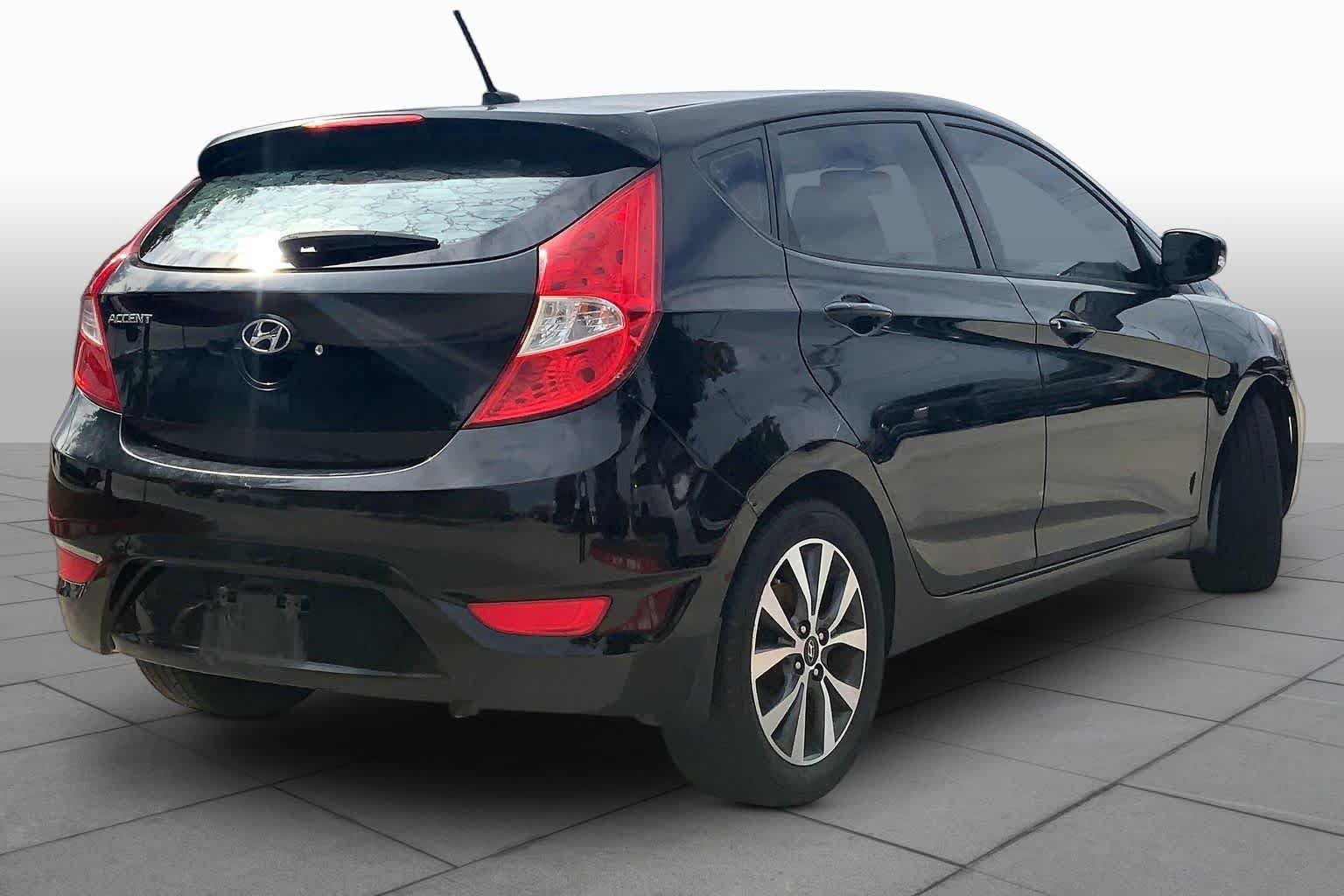 Used 2015 Ultra Black Pearl Hyundai Sport image 13