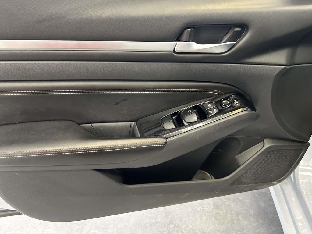 Used 2023 Gray Nissan 2.5 SR image 17