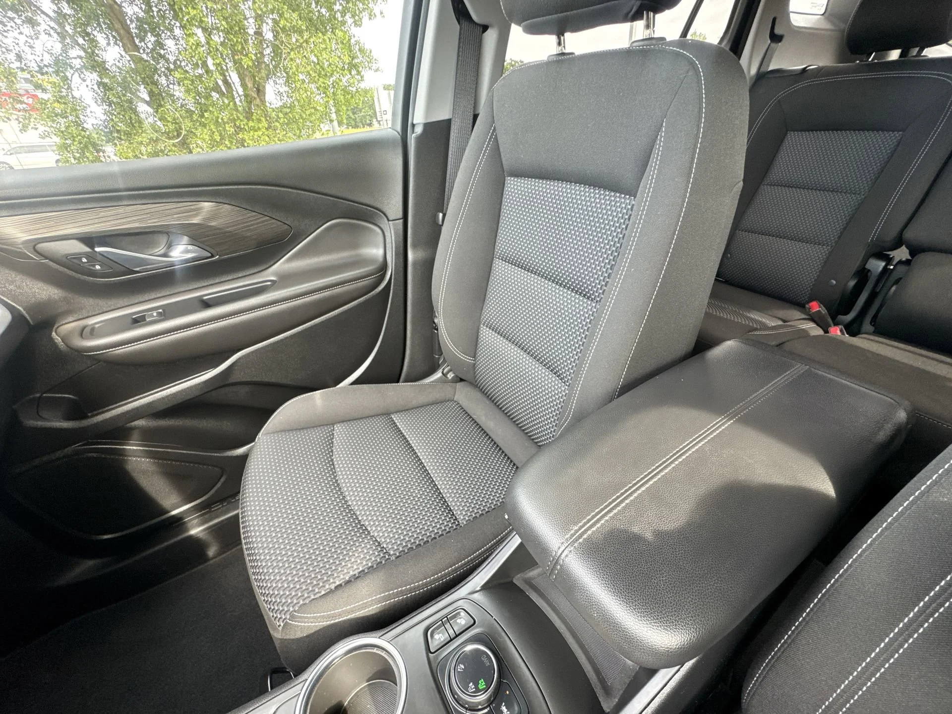 2023 GMC Terrain SLE - Photo 21