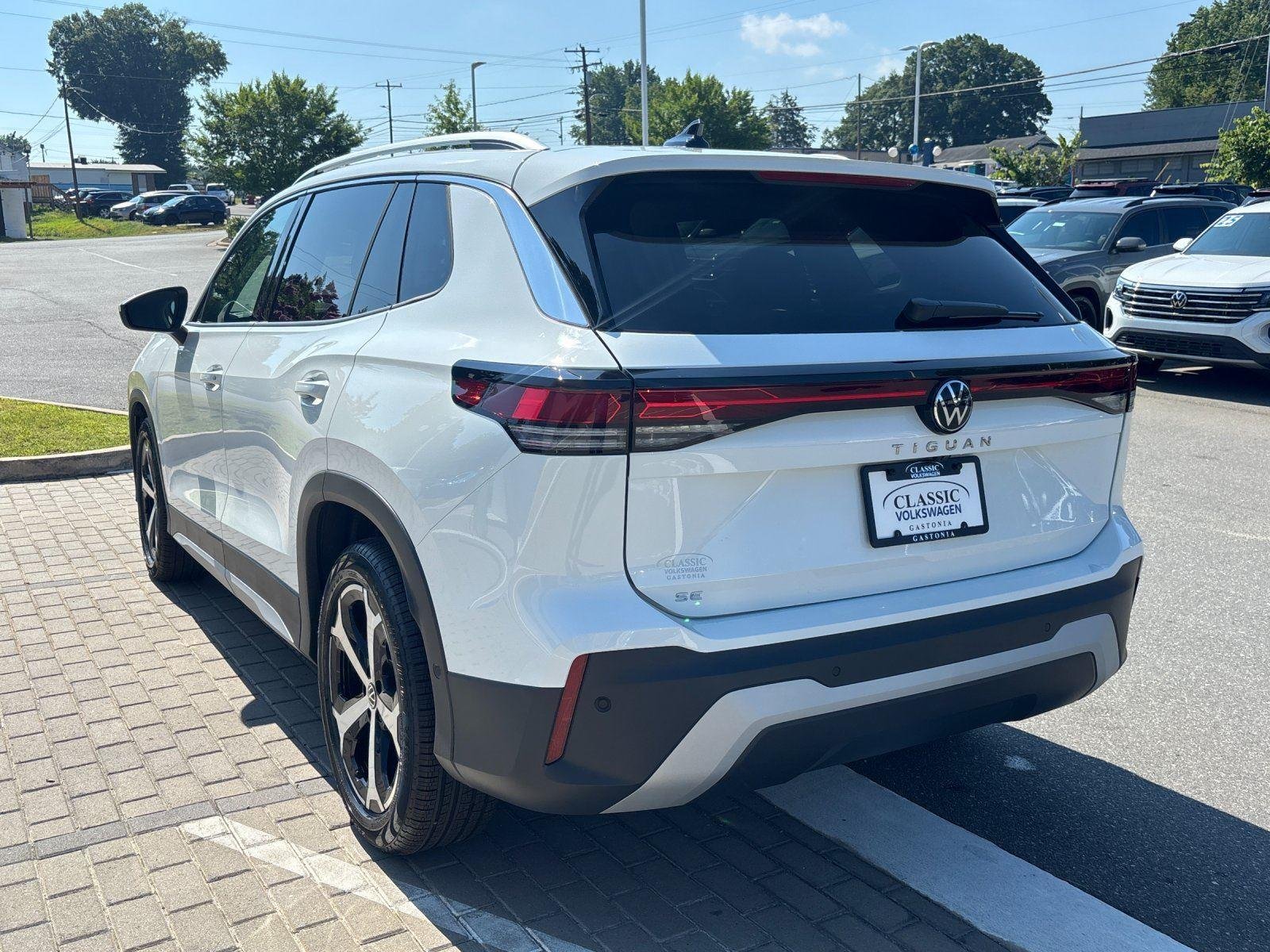 New 2026 pure white Volkswagen SE image 3