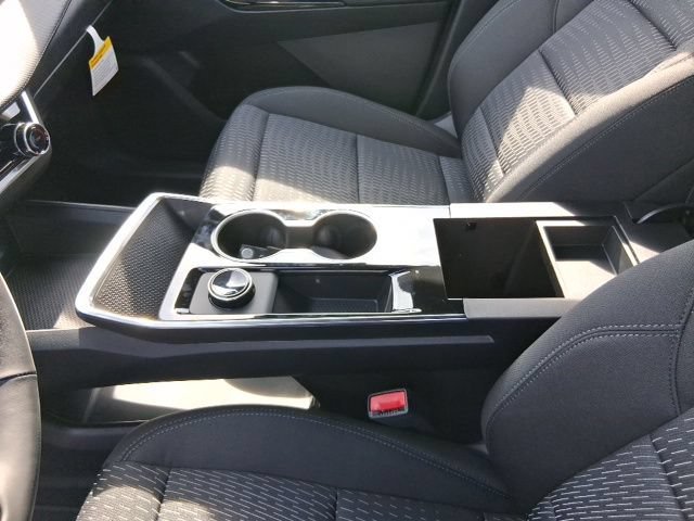 2027 Chevrolet Equinox LT - Photo 16