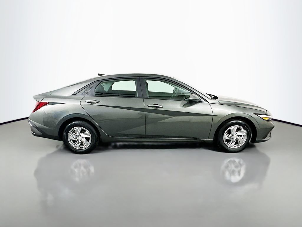 Used 2026 Gray Hyundai SE image 4