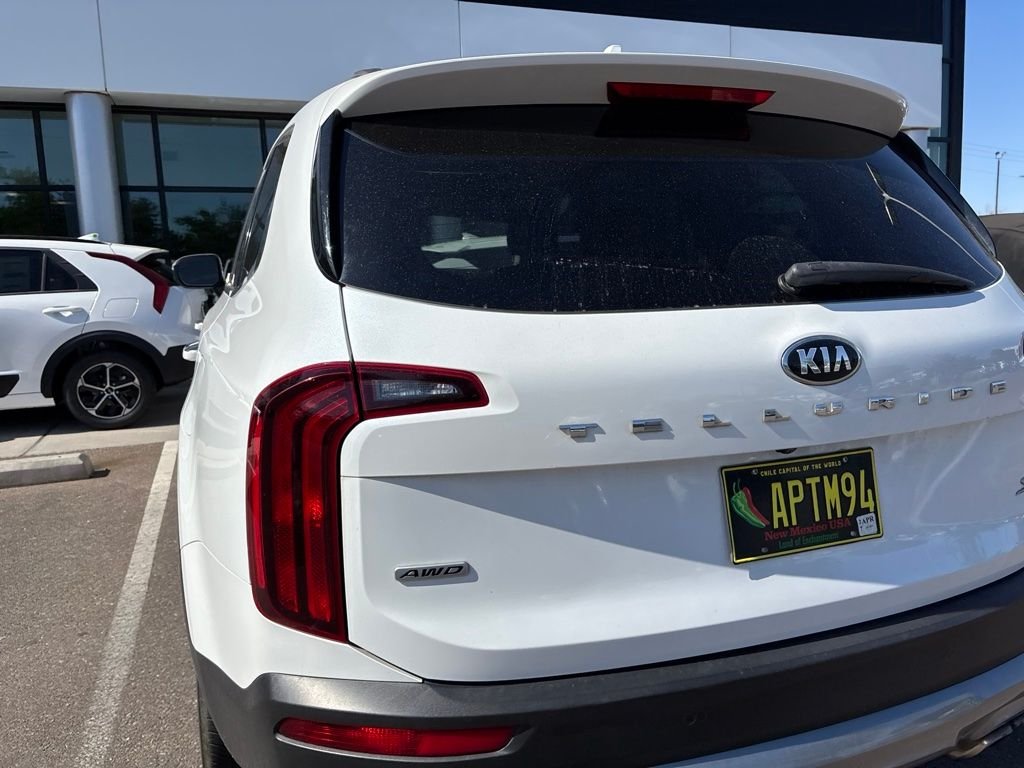 Used 2020 White Kia S image 14