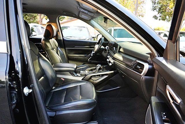 Used 2024 Black Kia LX image 10
