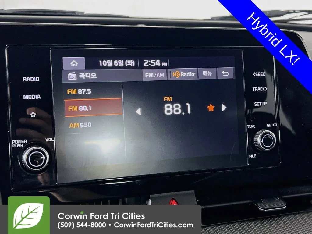 Used 2024 Gravity Gray Kia LX image 20