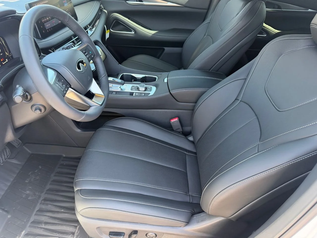 New 2027 RADIANT WHITE INFINITI Sport AWD image 14