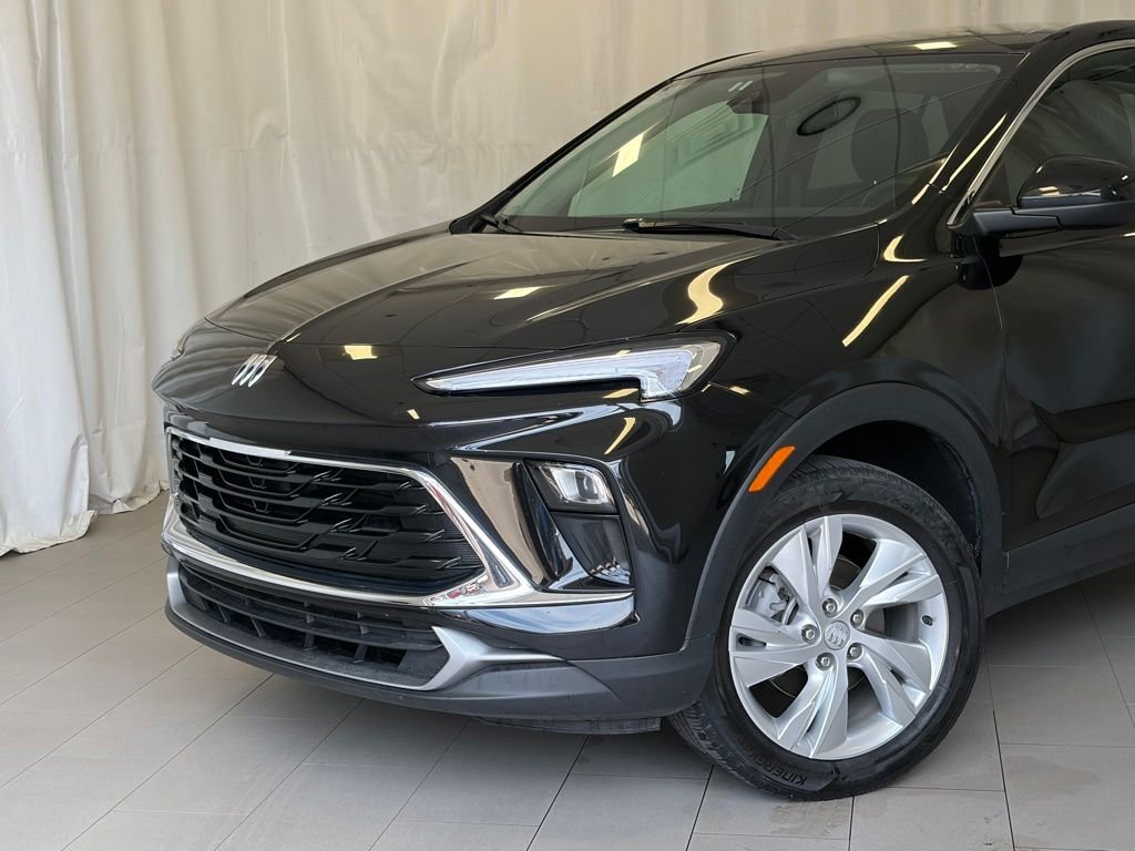 Used 2025 Ebony Twilight Metallic Buick Preferred image 2