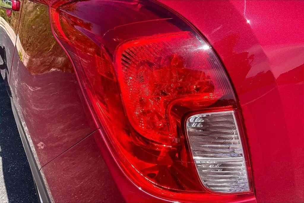 Used 2015 Red Buick Base image 29