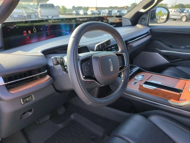 Used 2025 White Lincoln Black Label image 15