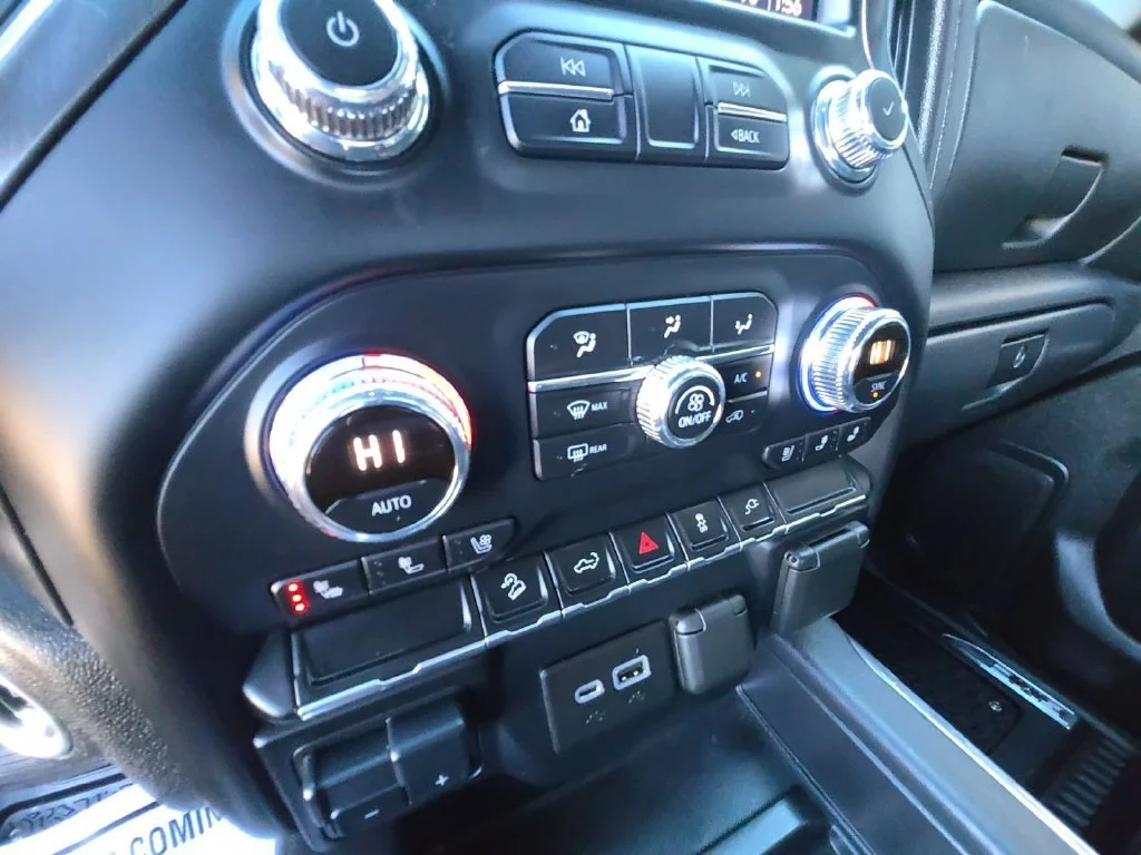 Used 2021 ONYX BLACK GMC AT4 image 23