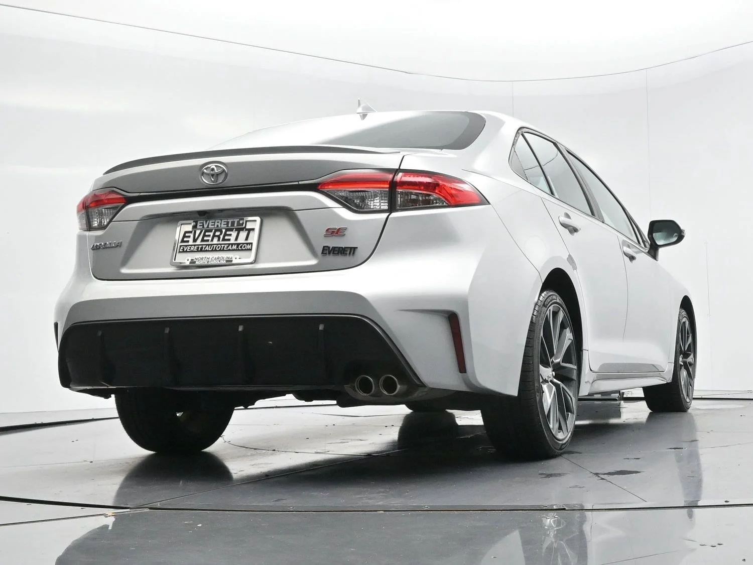 Used 2023 Silver Toyota SE image 43