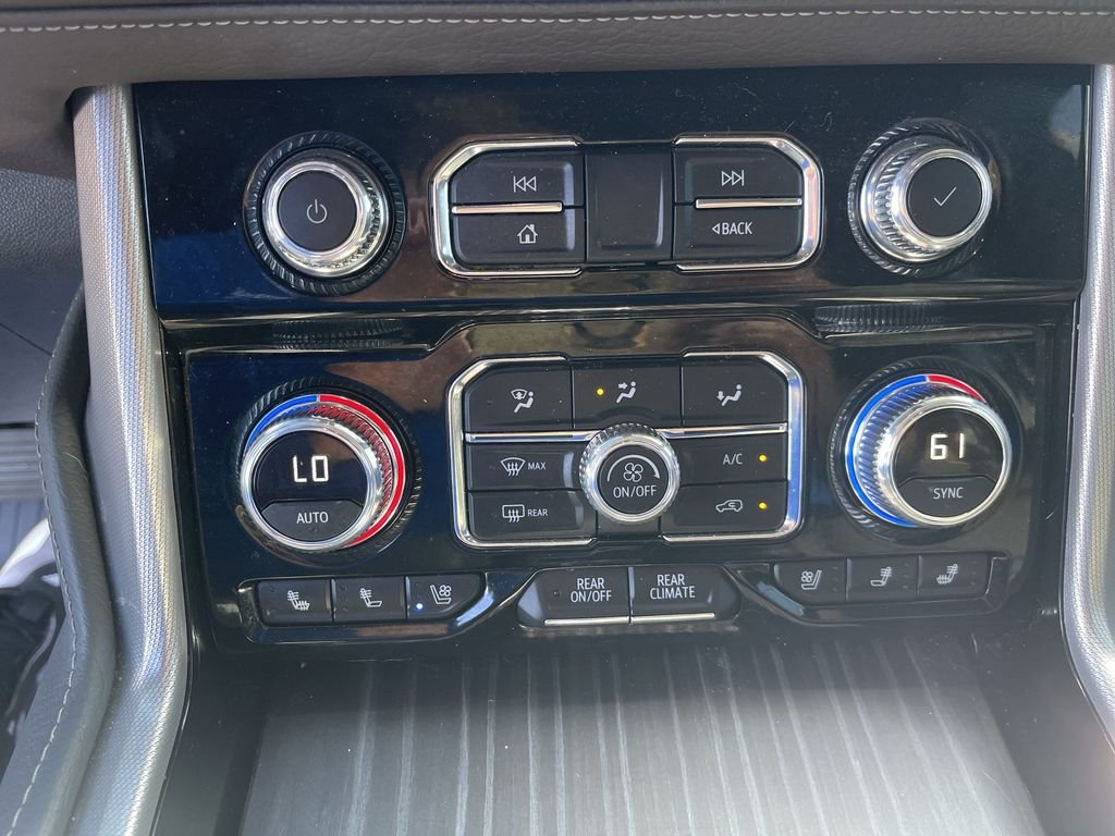 Used 2024 White GMC Denali image 19