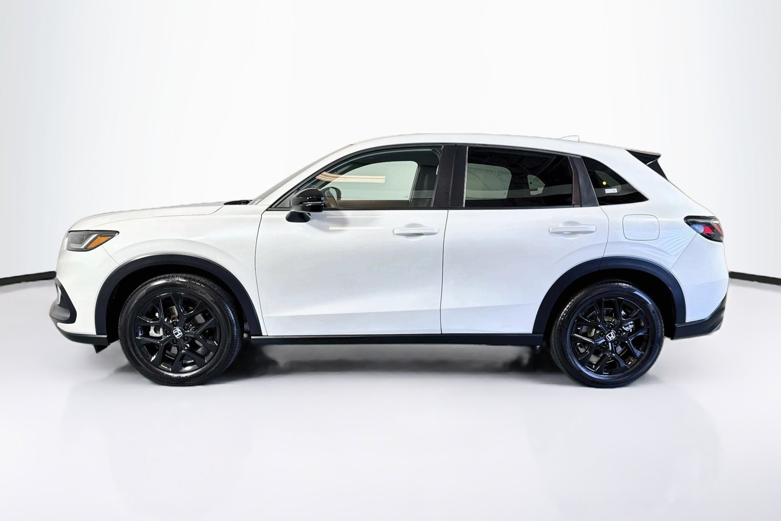 Used 2024 Platinum White Pearl Honda Sport image 1