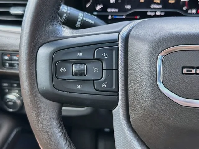 Used 2022 White Frost Tricoat GMC Denali image 39
