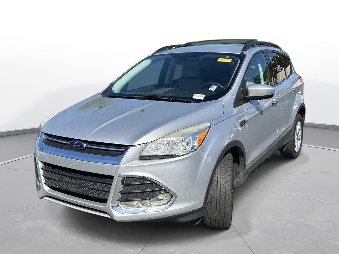 Used 2014 Ingot Silver Metallic Ford SE image 2