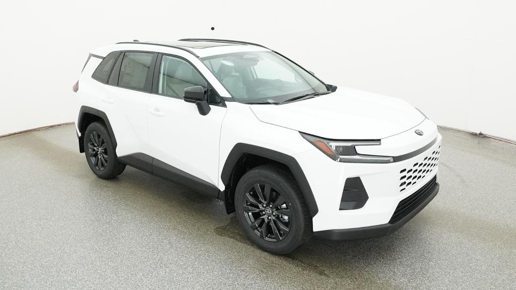New 2026 Ice Cap Toyota XLE Premium image 10
