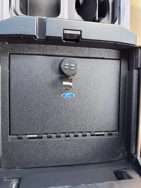 Used 2025 Brown Ford XLT image 26