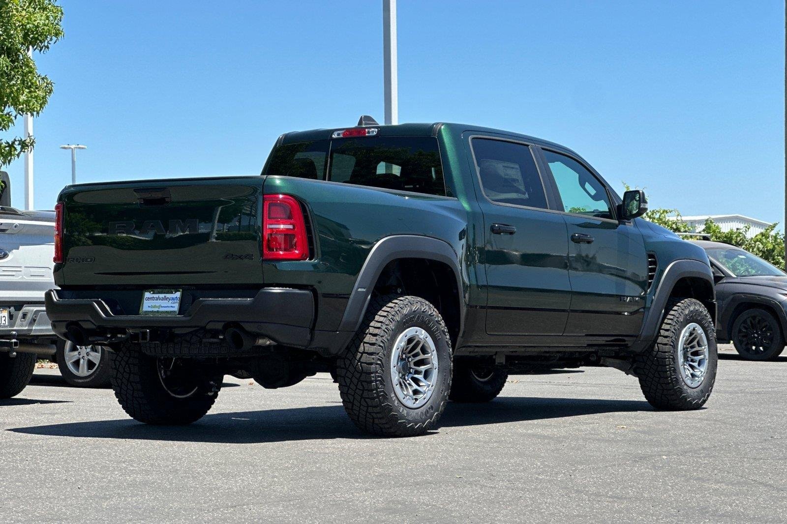 New 2026 Serrano Green Metallic Ram RHO image 4