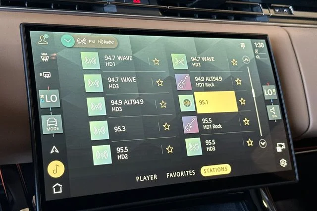 New 2026 Varesine Blue Land Rover Dynamic SE image 16