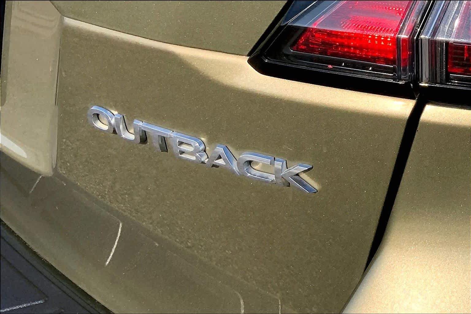 Used 2021 Autumn Green Metallic Subaru Premium image 30