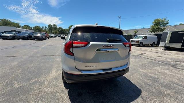 Used 2022 Quicksilver Metallic GMC SLE image 7