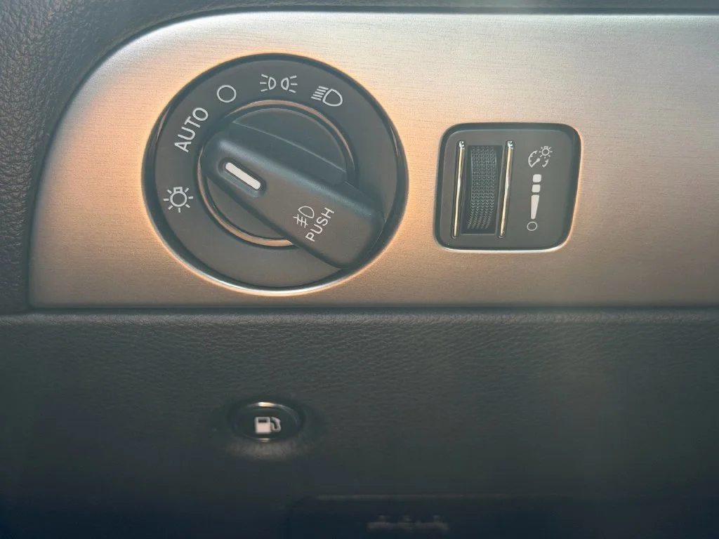 Used 2014 Black Dodge SXT image 32