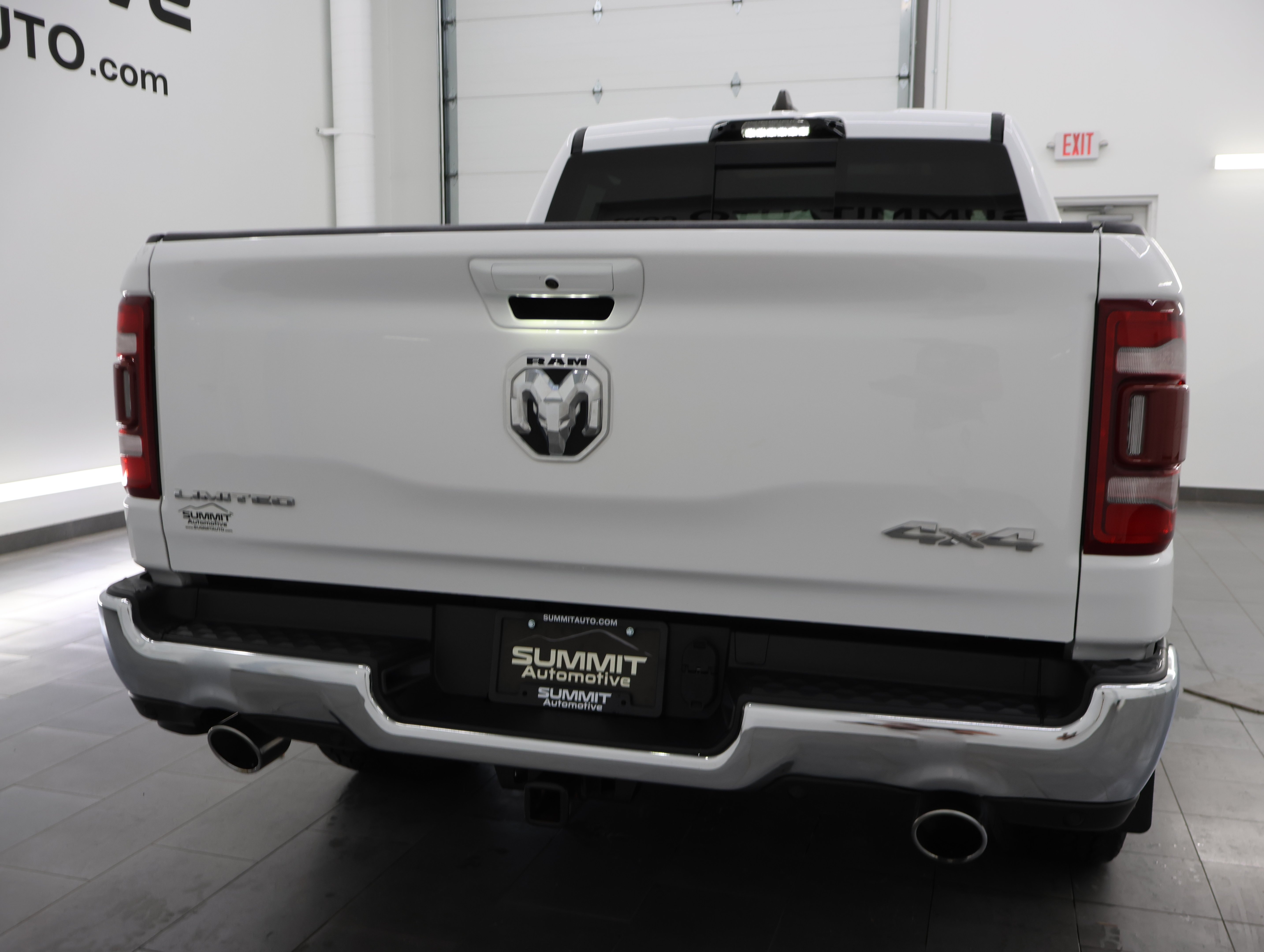 Used 2023 Bright White Clearcoat Ram 4x4 Crew Cab Limited: CREW-SHORT-LIMITED LVL 1-NAV-PANO-4WD-HEMI-360 CAM image 34