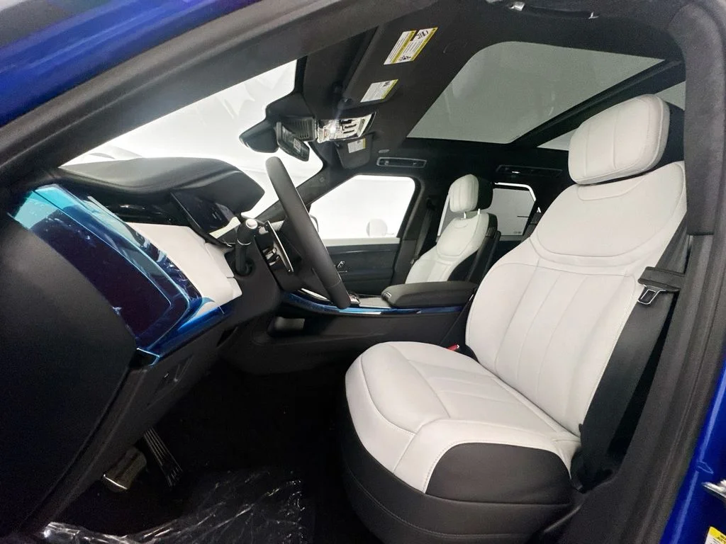 New 2026 Velocity Blue Land Rover Autobiography image 20