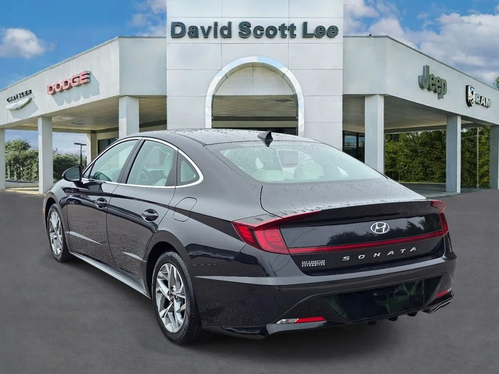 Used 2023 Blue Hyundai SEL image 9
