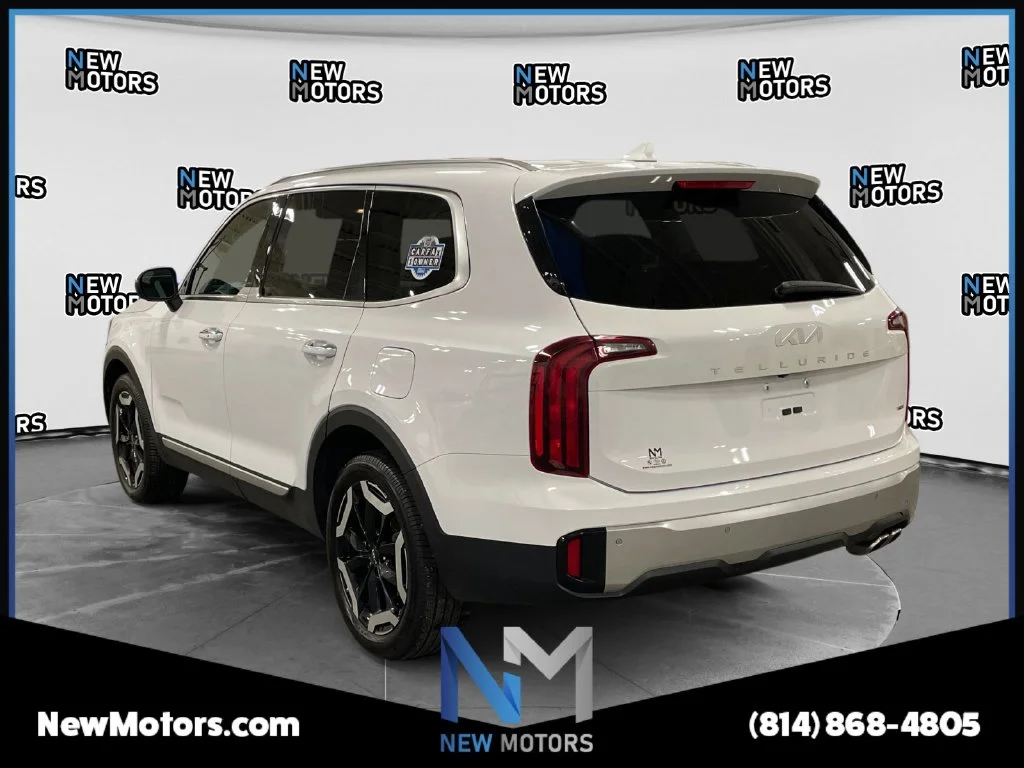 Used 2023 White Pearl Kia S image 3
