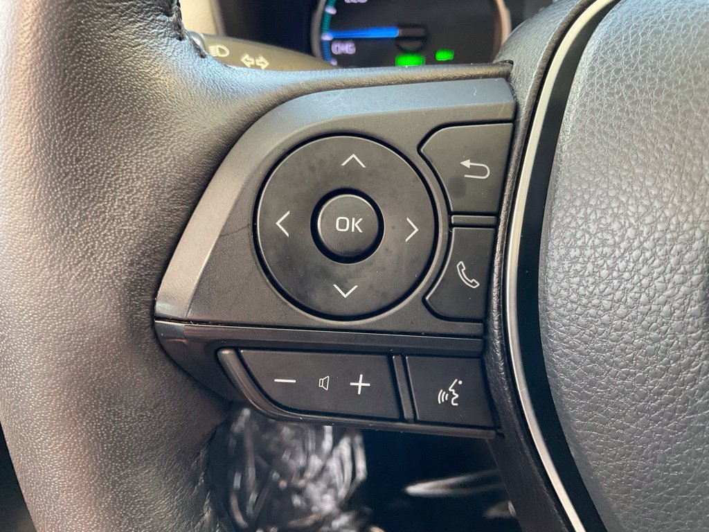 Certified Used 2022  Toyota XLE image 12